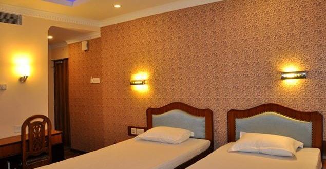 Hotel East Palace Sector V